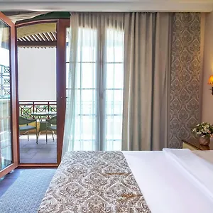Resort Sapphire Marine